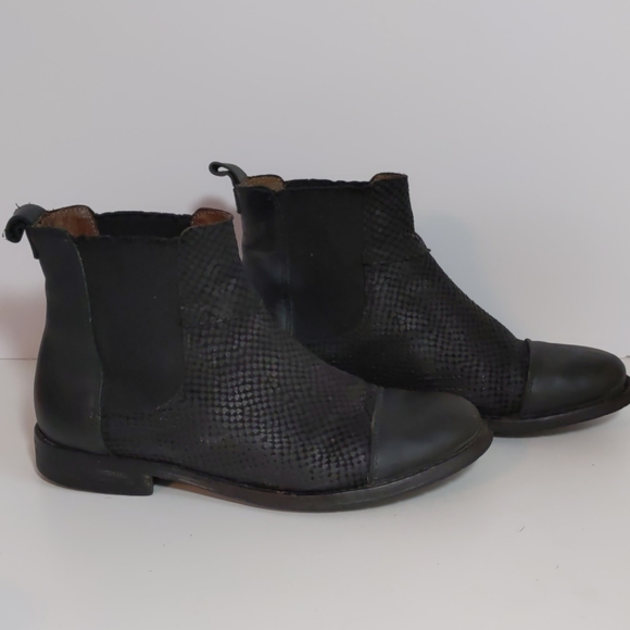 sixtyseven chelsea boots